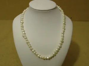Designer Fashion Necklace 16in L Faux Pearl Female Adult Whites -- New No Tags