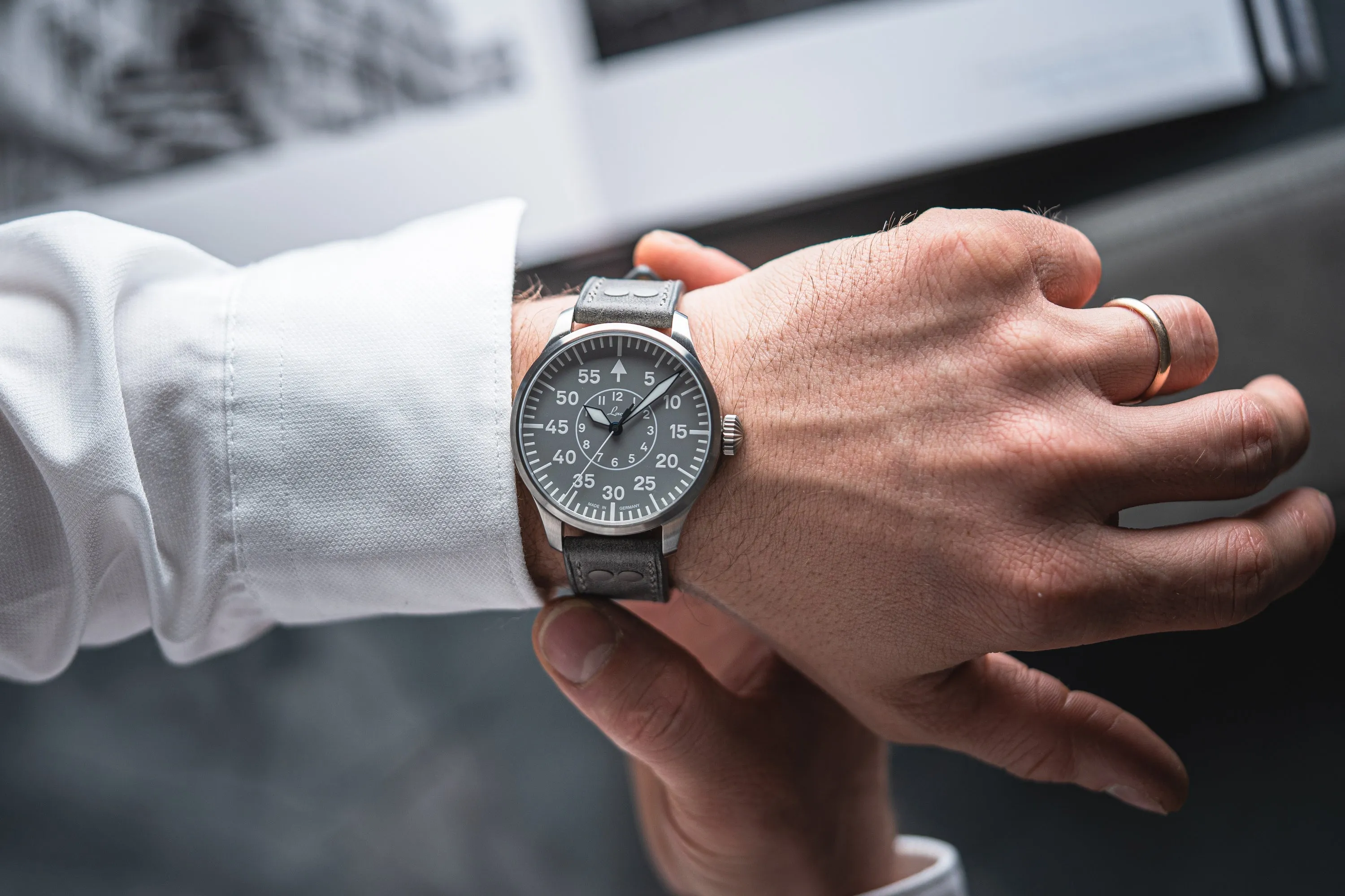 LACO PILOT WATCHES BASIC AACHEN GRAU 39 MM AUTOMATIC
