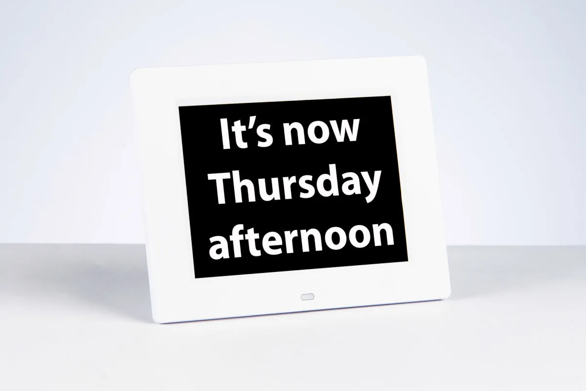 Rosebud reminder clock - white