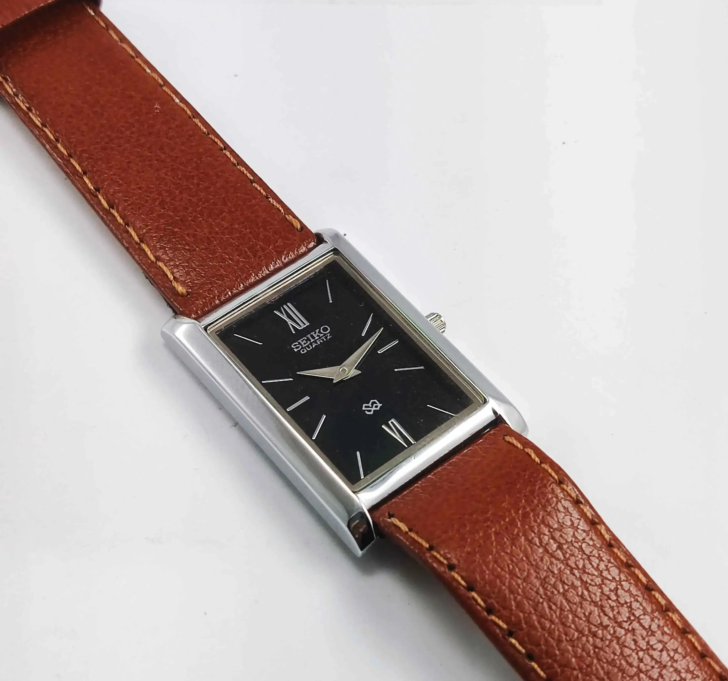 Seiko Quartz MIYOTA Black Dial Golden Case Men's Watch