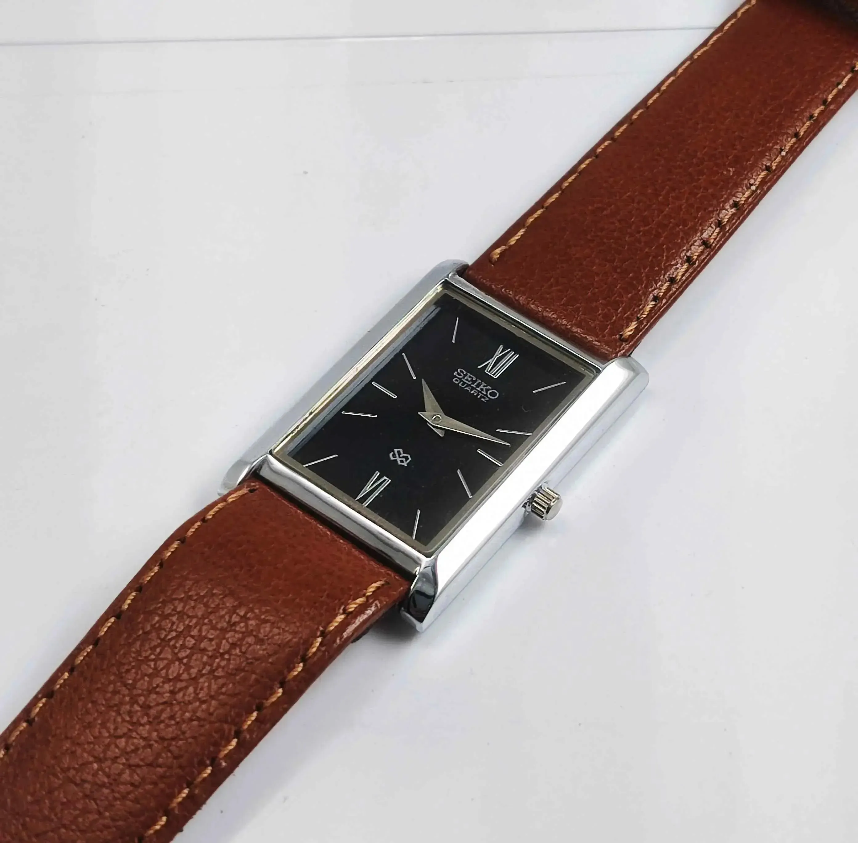 Seiko Quartz MIYOTA Black Dial Golden Case Men's Watch