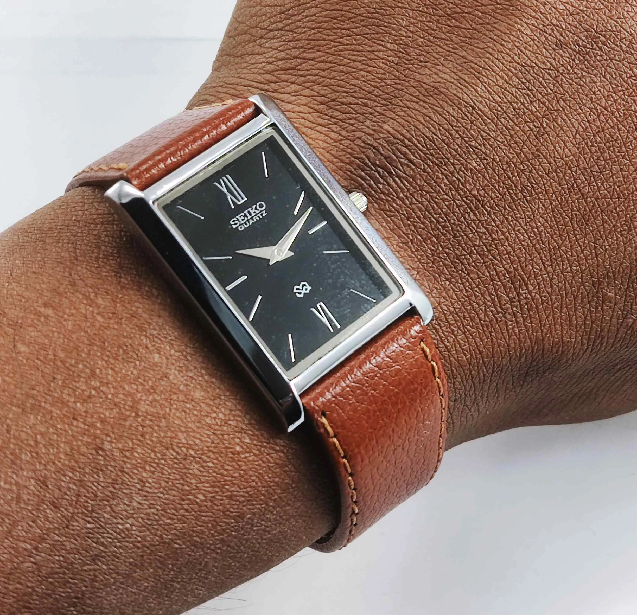 Seiko Quartz MIYOTA Black Dial Golden Case Men's Watch
